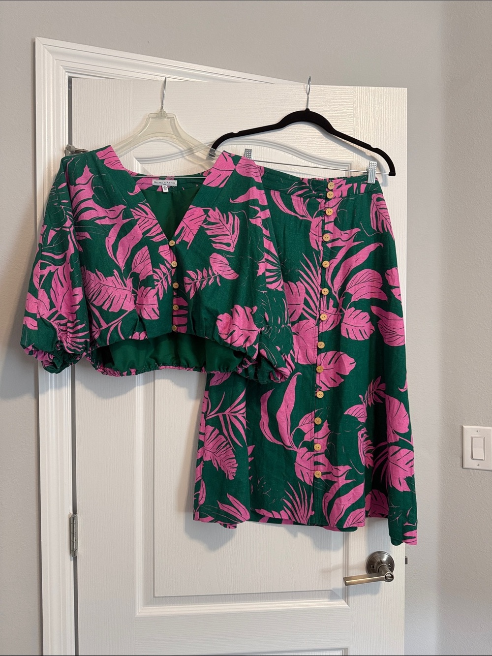 Green & Pink Tropical Button-Front Crop Shirt